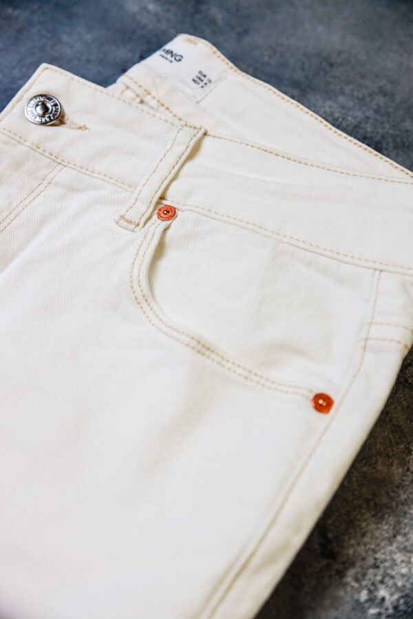 JEANS MUJER BLANCOS STRAIGHT MANGO - Image 2