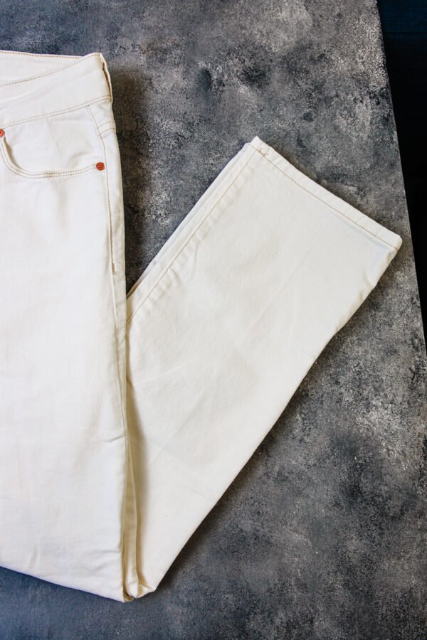 JEANS MUJER BLANCOS STRAIGHT MANGO - Image 3