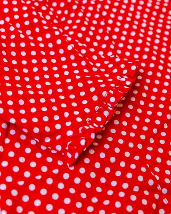 BLUSA ROJA CON PUNTOS BLANCOS MANGA LARGA - Image 2