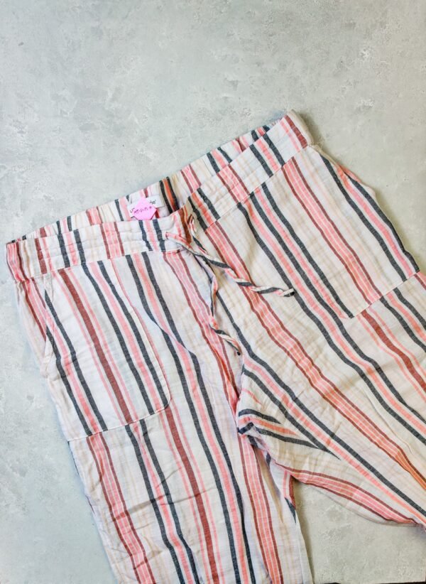 PANTALÓN TIPO LINO A RAYAS