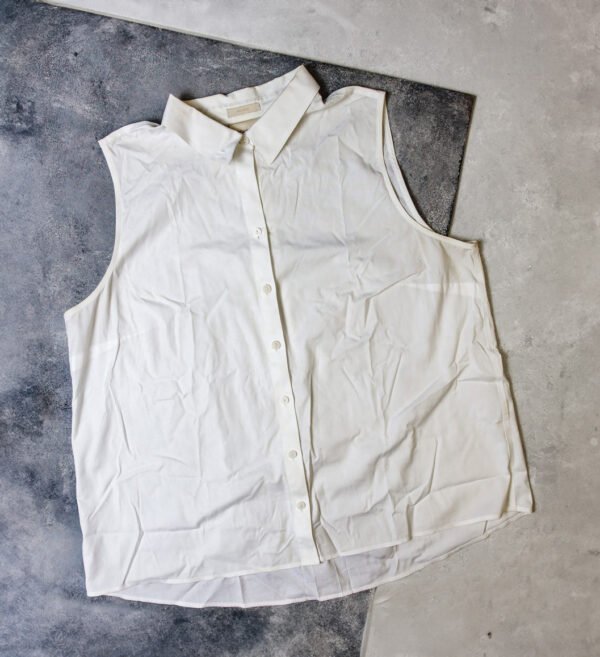 CAMISA BLANCA SIN MANGAS, CON CUELLO, CHICCO