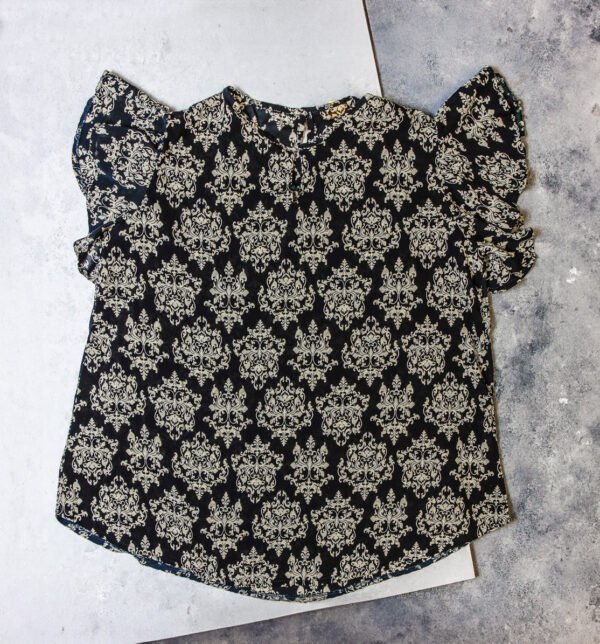 BLUSA DE VESTIR NEGRA CON FIGURAS CREMA
