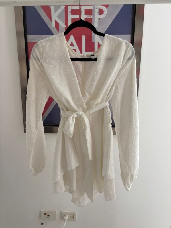 MINI VESTIDO BLANCO CON RAYITAS EN RELIEVE