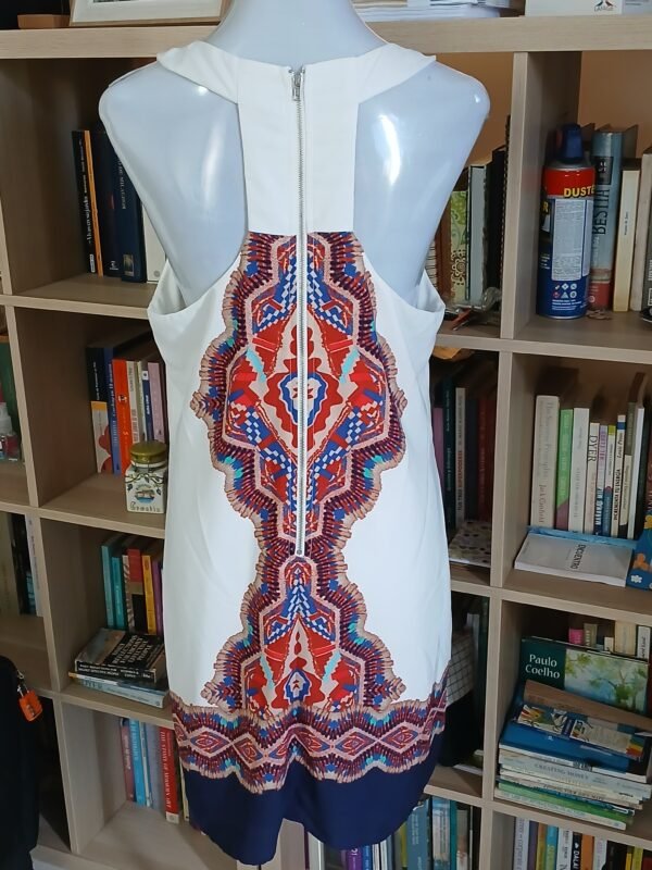 VESTIDO CASUAL BLANCO CON DISEÑO INDIGENA - Image 2